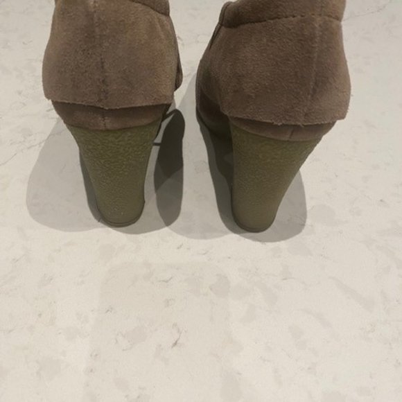 Nine West ‘Snow Drift’ Suede Booties - Picture 3 of 5